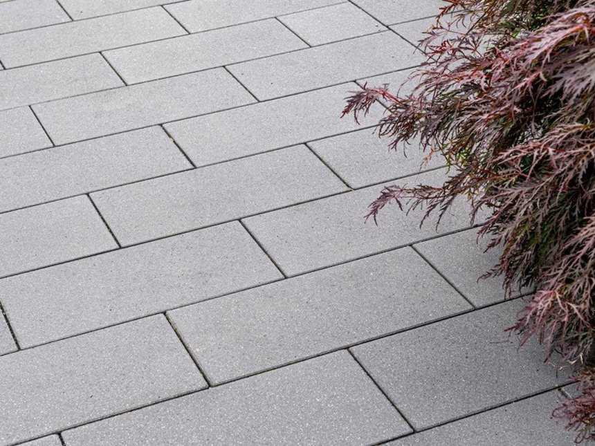 Path of large-format slabs in a gravel bed